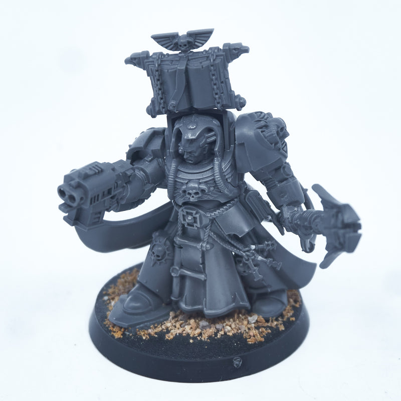 Space Marines - Librarian in Terminator Armour (02245) - Used